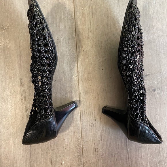 A Few Shoess - Picture 5 of 8